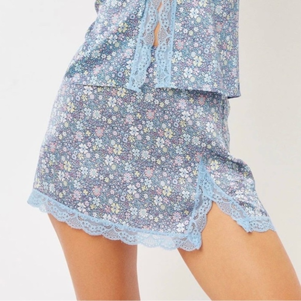 Frankies Bikinis Boden Lace Silk Skirt‎ Springtime Blue Floral Size Medium